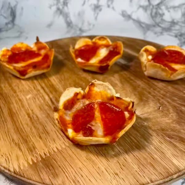 How to Make Keto-Friendly Pizza Bakes in Under 20 Minutes - WiO SmartFoods